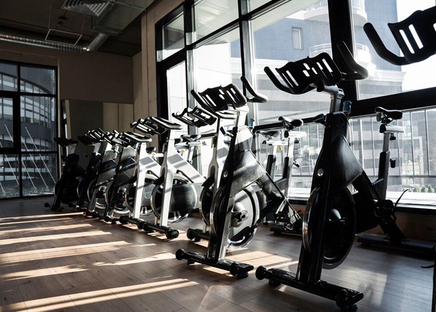 велодорожки в спортивном зале